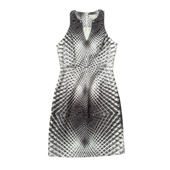 Alberto Makali Dresses & Skirts - Alberto Makali- Black and White Patterned Sleeveless VNeckline Midi Shift Dress